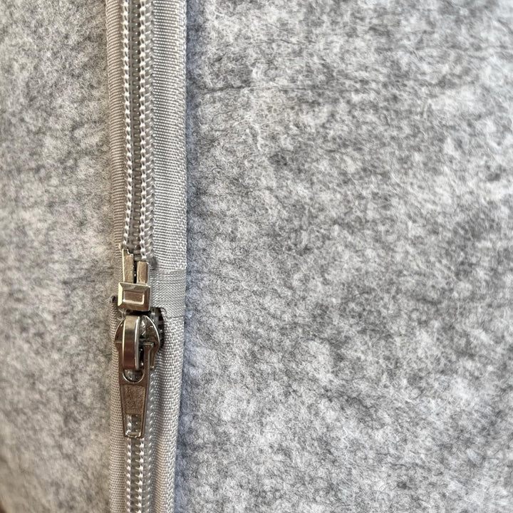 EL ÁTICO PETS Peșteră pentru pisici din fetru. Pat pentru pisici. Pat de odihnă. Pat pentru pisici. Peșteră și pernă pentru pisici incluse. Căsuță pentru pisici. Peșteră de relaxare pentru pisici. Iglu pentru pisici. Căsuță pentru pisici (Gri, Mare)