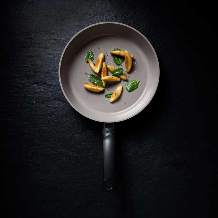 Fissler Ceratal Comfort, tigaie ceramică non-stick - inducție Oale si Tigai Naty Shop