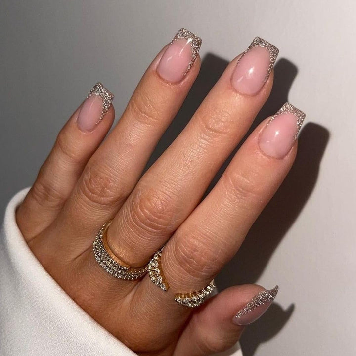 Unghii false cu vârf francez scurt – 30 de bucăți de unghii negre pentru a le lipi pe unghii scurte pătrate, unghii false cu vârf francez cu lipici, set unghii artificiale pătrate pentru femei