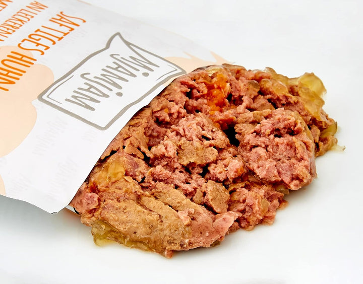 Mjamjam Mixpack III, 12 X 125 G (1 X 1,5 Kilograme) & Hrană umedă premium pentru pisici - pui suculent cu morcovi delicioși, 12Pack (12 X 125 G)