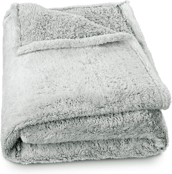 Aqua-Textil Fluffy cuddly pătură 150 X 200 Cm Gri Alb Melange Plush TV pătură Bedspread Sherpa Fleece Oeko-Tex Ottawa Paturi si Cuverturi Besuche den aqua-textil-Store Fleece Sherpa alb gri Pătură confortabilă 150 X 200 Cm