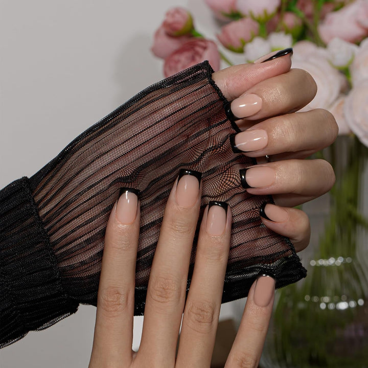 Unghii false cu vârf francez scurt – 30 de bucăți de unghii negre pentru a le lipi pe unghii scurte pătrate, unghii false cu vârf francez cu lipici, set unghii artificiale pătrate pentru femei
