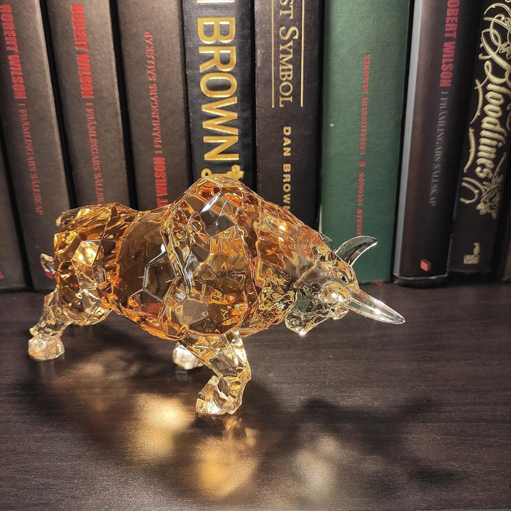 FengShui Wall Street Bull Statue Acrylic Bull Figurine Sculptura Home Office Desk Decorative Ornament 21.6 cm L (Amber) Statuete si sculpturi Naty Shop