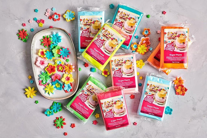 FunCakes Roll Fondant Elegant Ivory: Ușor de utilizat, neted, flexibil, moale și pliabil, perfect pentru decorarea prăjiturilor, halal, kosher și fără gluten. 1 kg Pasta de zahar Naty Shop